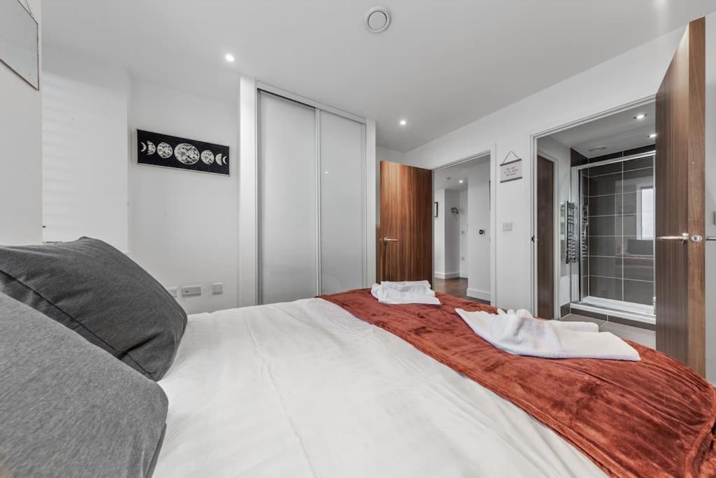 Amazing Britania 1 Bedroom Flat In London Bp40 Екстериор снимка