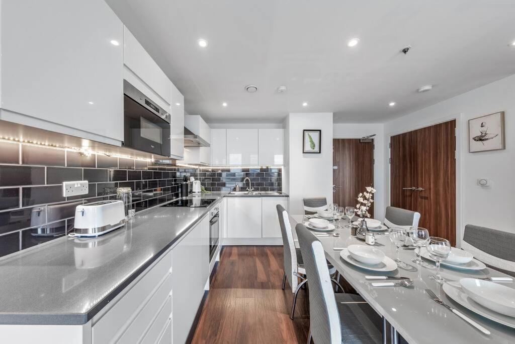 Amazing Britania 1 Bedroom Flat In London Bp40 Екстериор снимка