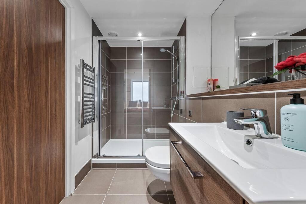 Amazing Britania 1 Bedroom Flat In London Bp40 Екстериор снимка