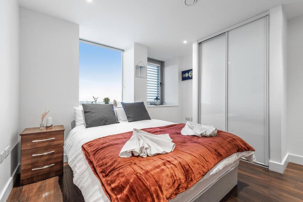 Amazing Britania 1 Bedroom Flat In London Bp40 Екстериор снимка
